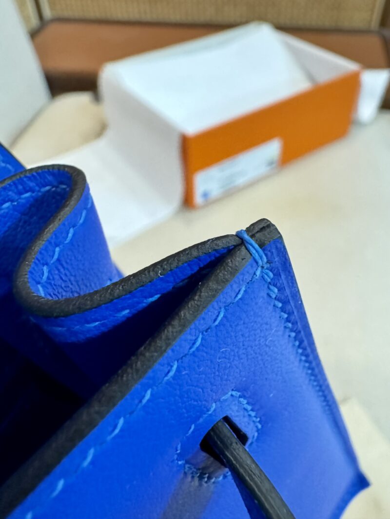 Hermès Kelly Danse 22 Swift Blue Royal Gold Hardware - Image 12