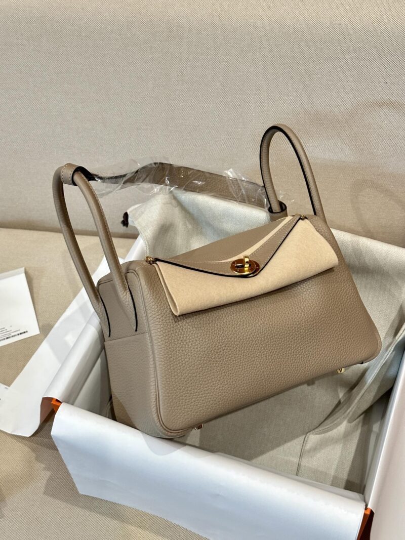Hermès Lindy 26 Clemence Gris Tourterelle Gold Hardware - Image 2
