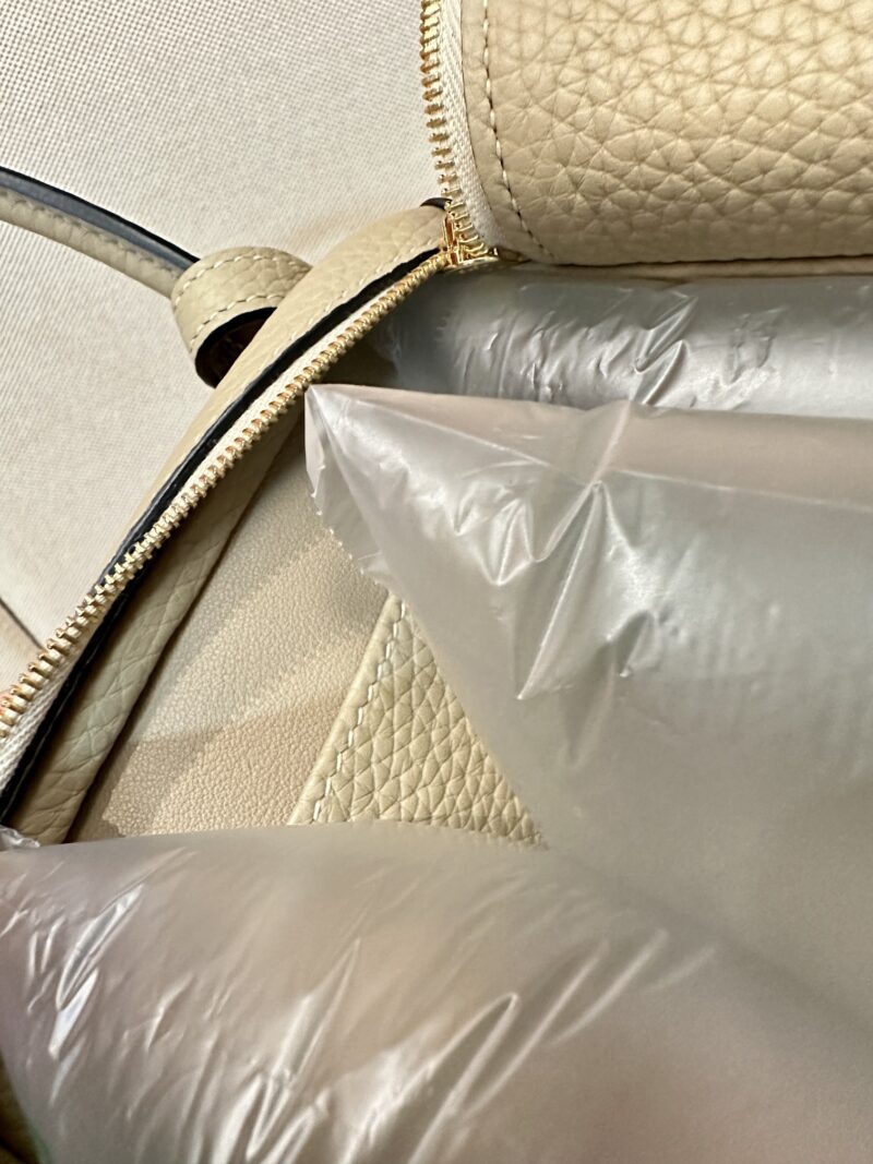 Hermès Lindy 26 Clemence Gris Trench Gold Hardware - Image 5