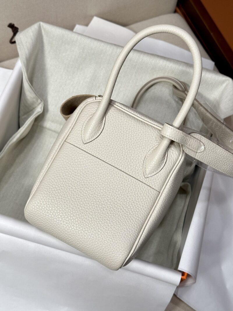 Hermès Lindy 26 Taurillon Clemence Craie Gold Hardware - Image 7