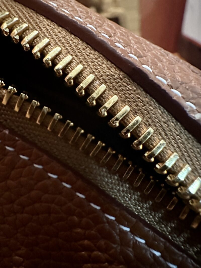 Hermès Lindy 30 Clemence Gold Gold Hardware - Image 12