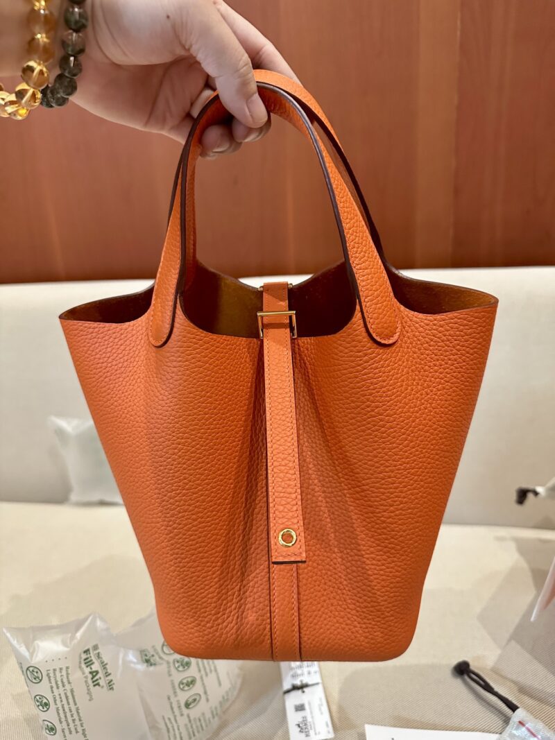 Hermès Picotin 18 Taurillon Clemence Feu Orange Gold Hardware - Image 3
