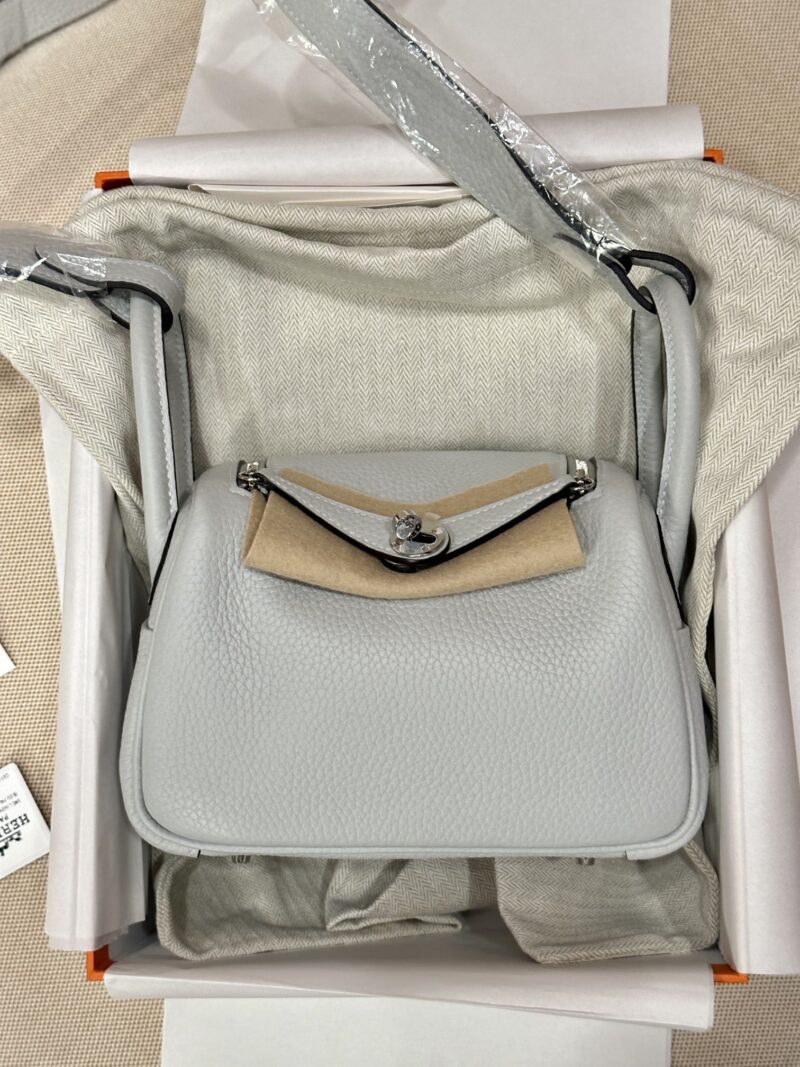Hermès Mini Lindy 20 Taurillon Clemence Blue Pale Gold Hardware - Image 3
