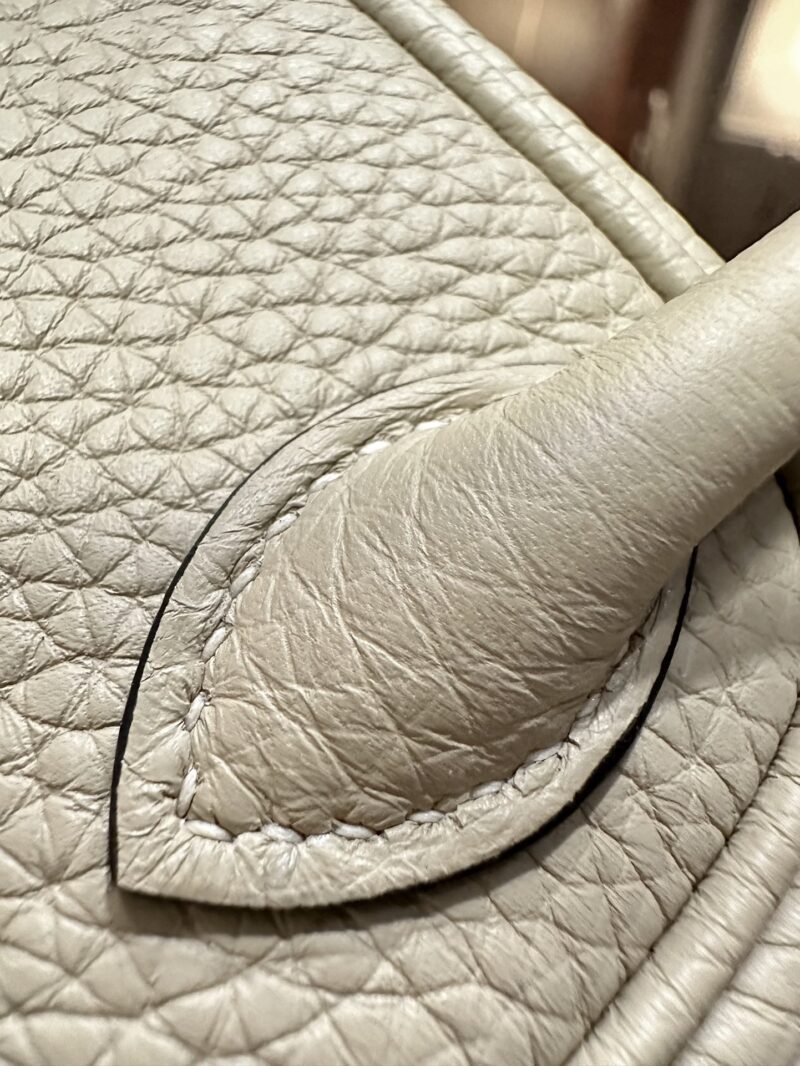 Hermès Mini Lindy 20 Taurillon Clemence Gris Trench Silver Hardware - Image 15