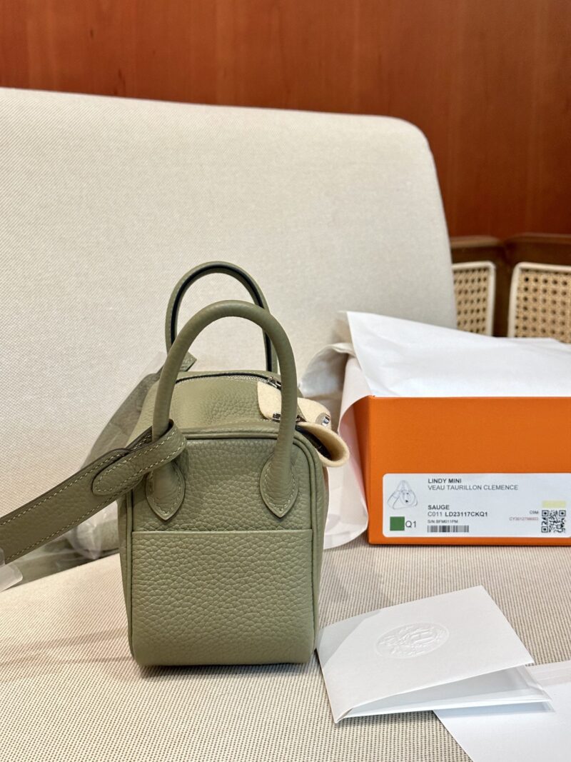 Hermès Mini Lindy 19 Clemence Sauge Silver Hardware - Image 4