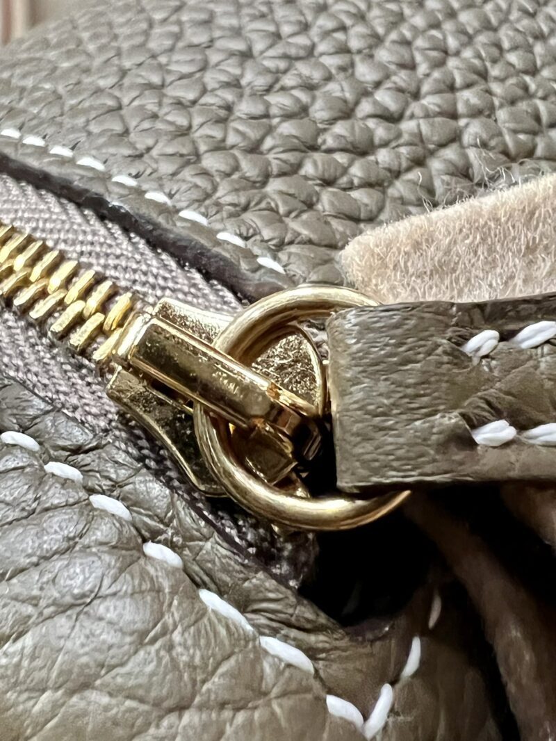 Hermès Mini Lindy 20 Taurillon Clemence Etoupe Gold Hardware - Image 6