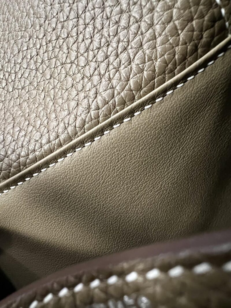 Hermès Mini Lindy 20 Taurillon Clemence Etoupe Silver Hardware - Image 7