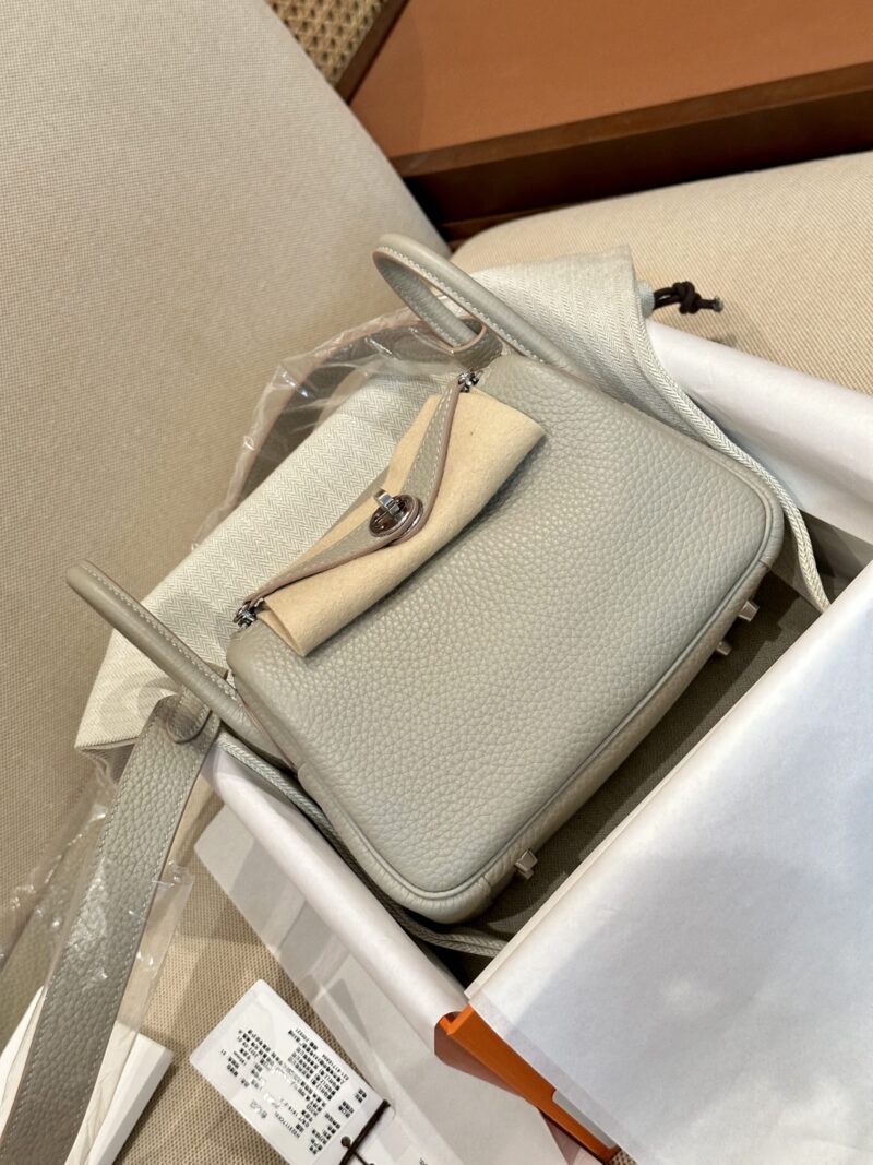 Hermès Mini Lindy 20 Taurillon Clemence Beton Silver Hardware - Image 2