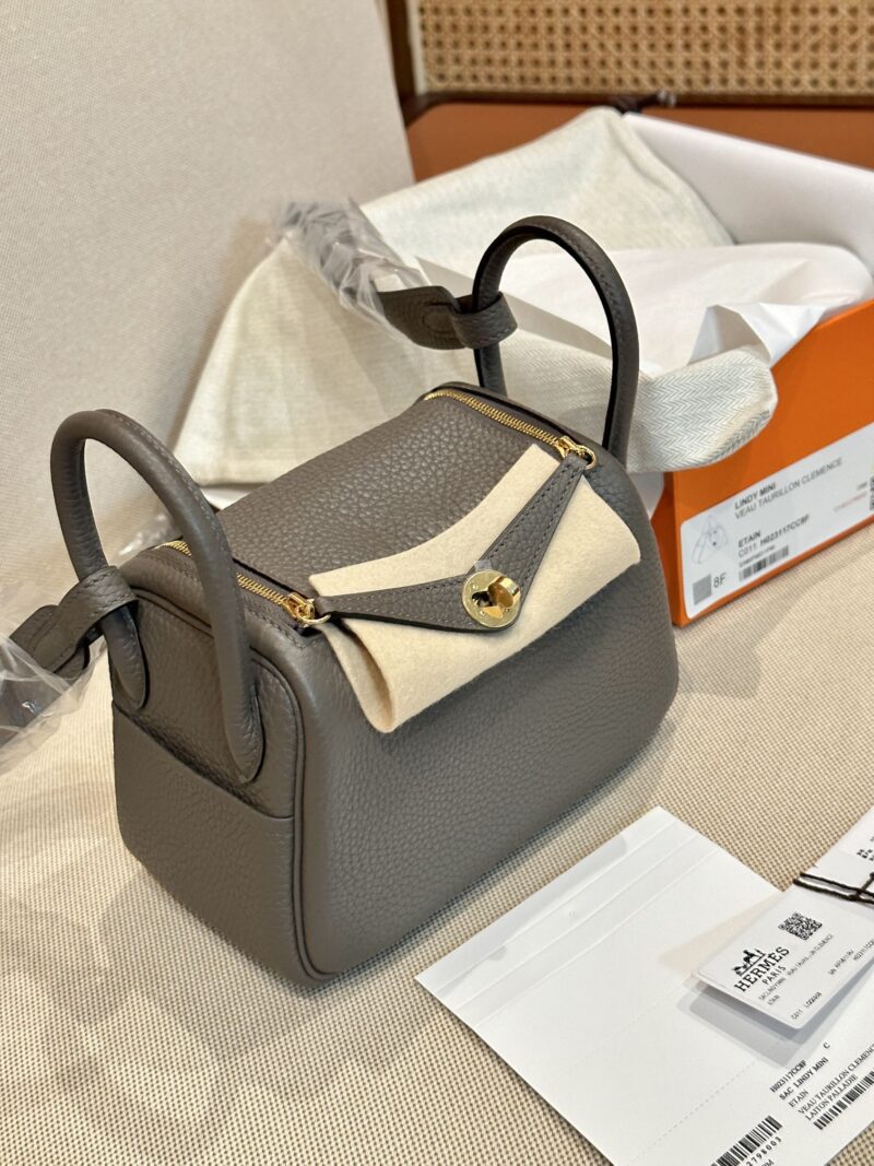 Hermès Mini Lindy 20 Taurillon Clemence Etain Gold Hardware - Image 3