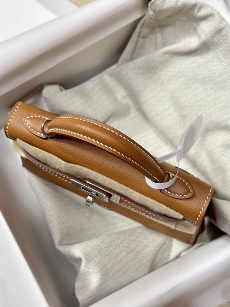 Hermès Mini Kelly 19 Epsom Gold Gold Hardware - Image 3