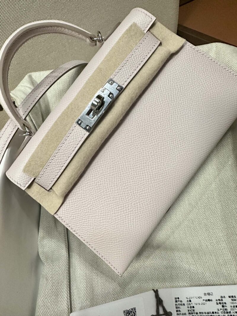 Hermès Mini Kelly 19 Epsom Mauve Pale Silver Hardware - Image 4