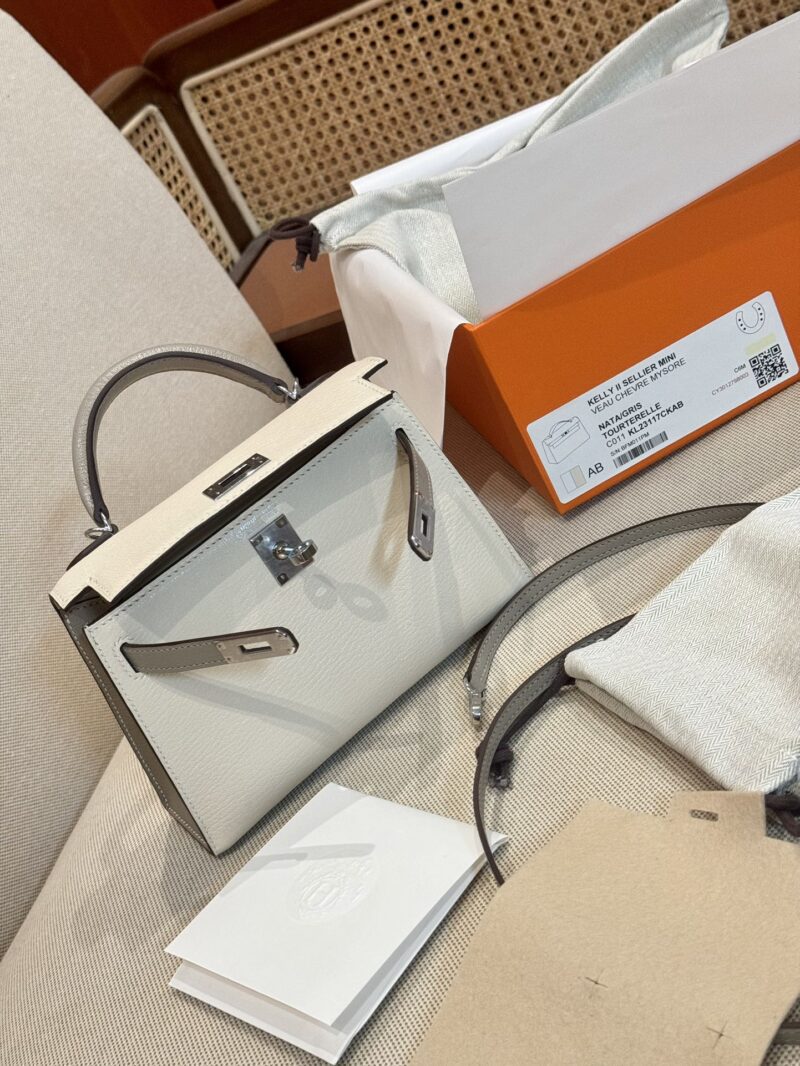Hermès Mini Kelly 19 Chevre Nata & Gris Tourterelle Silver Hardware - Image 4