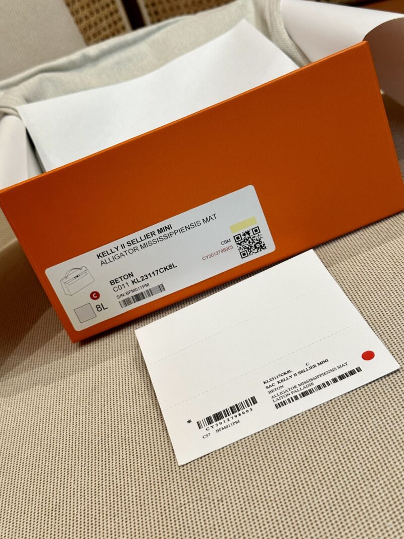 Hermès Mini Kelly 19 Matte Crocodile Beton Silver Hardware - Image 9