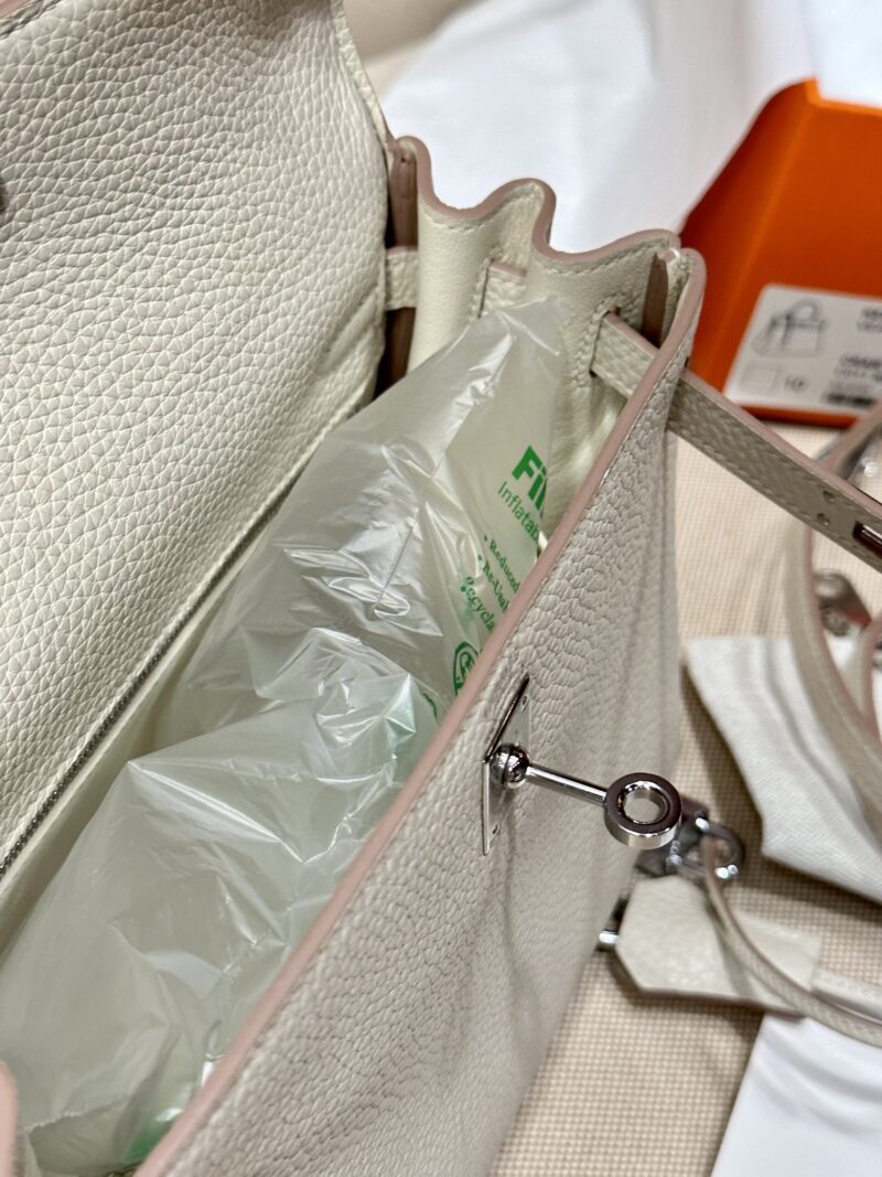 Hermès Kelly 25 Clemence Craie Silver Hardware - Image 6