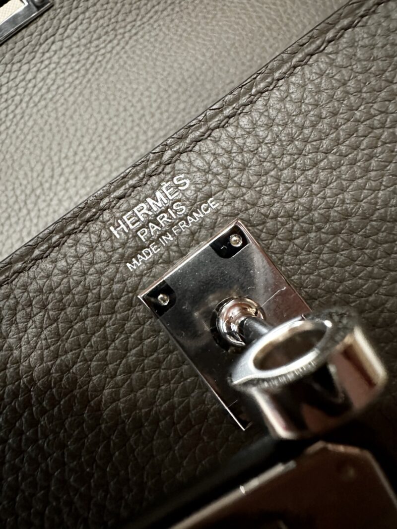 Hermès Kelly 25 Togo Etain Silver Hardware - Image 19