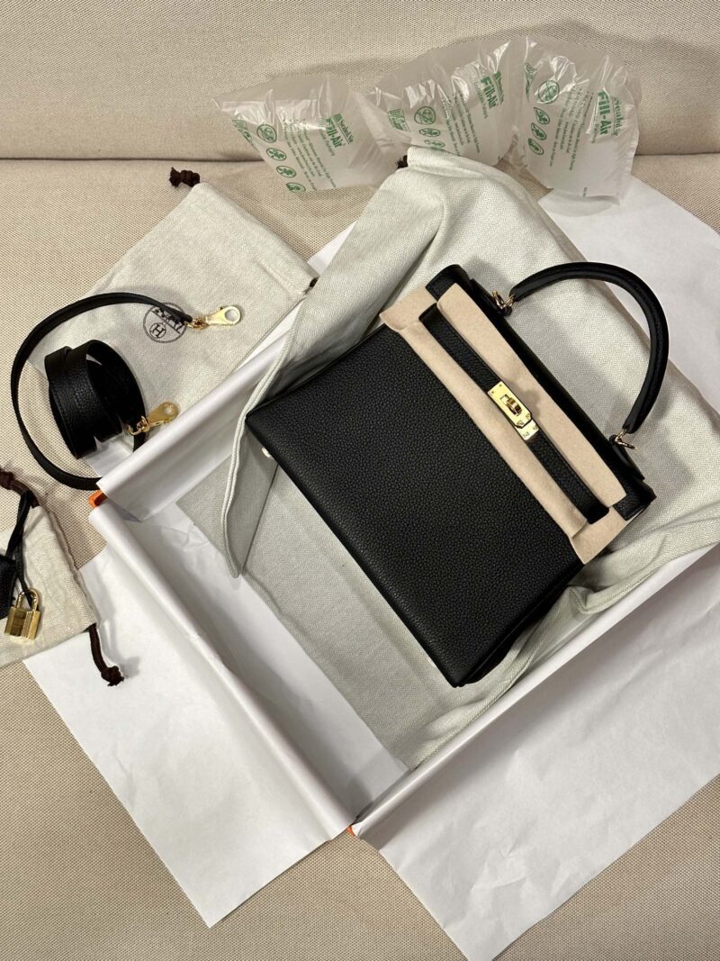 Hermès Kelly 28 Togo Noir Gold Hardware