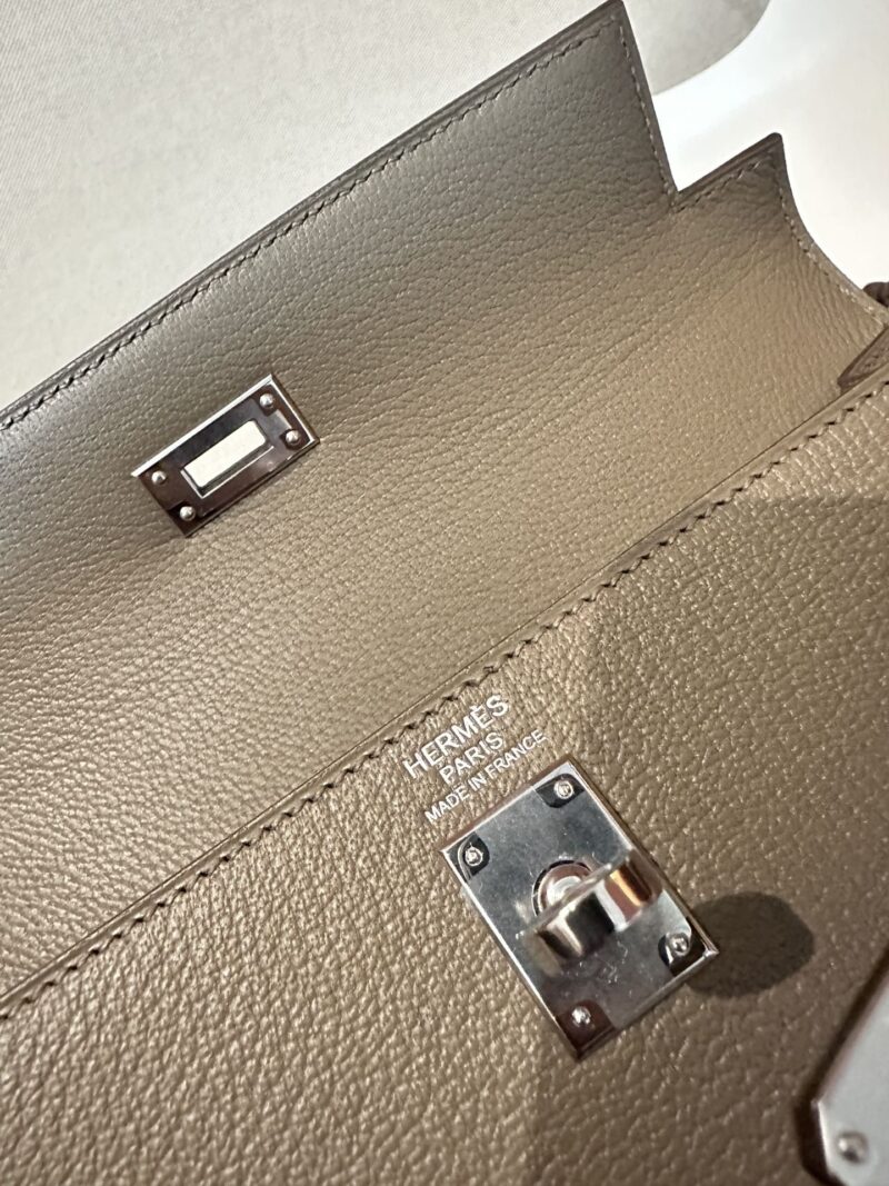 Hermès Kelly 25 Chevre Etoupe Silver Hardware - Image 6