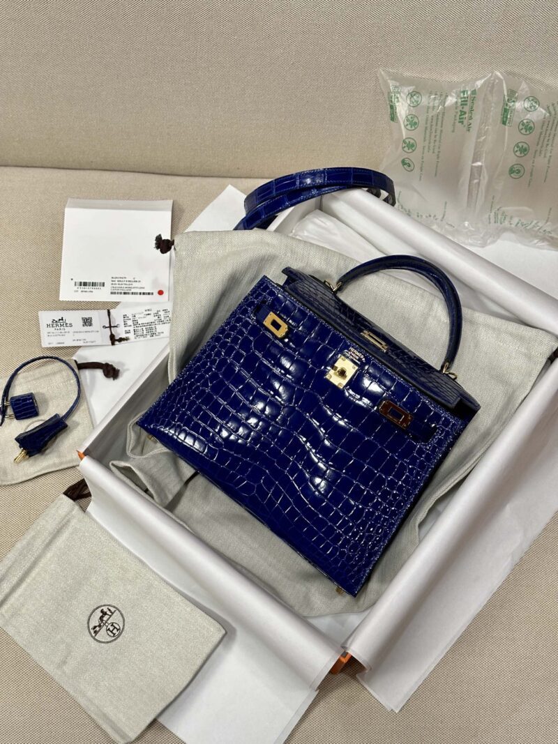 Hermès Kelly 25 Shiny Porosus Blue Electric Gold Hardware - Image 3