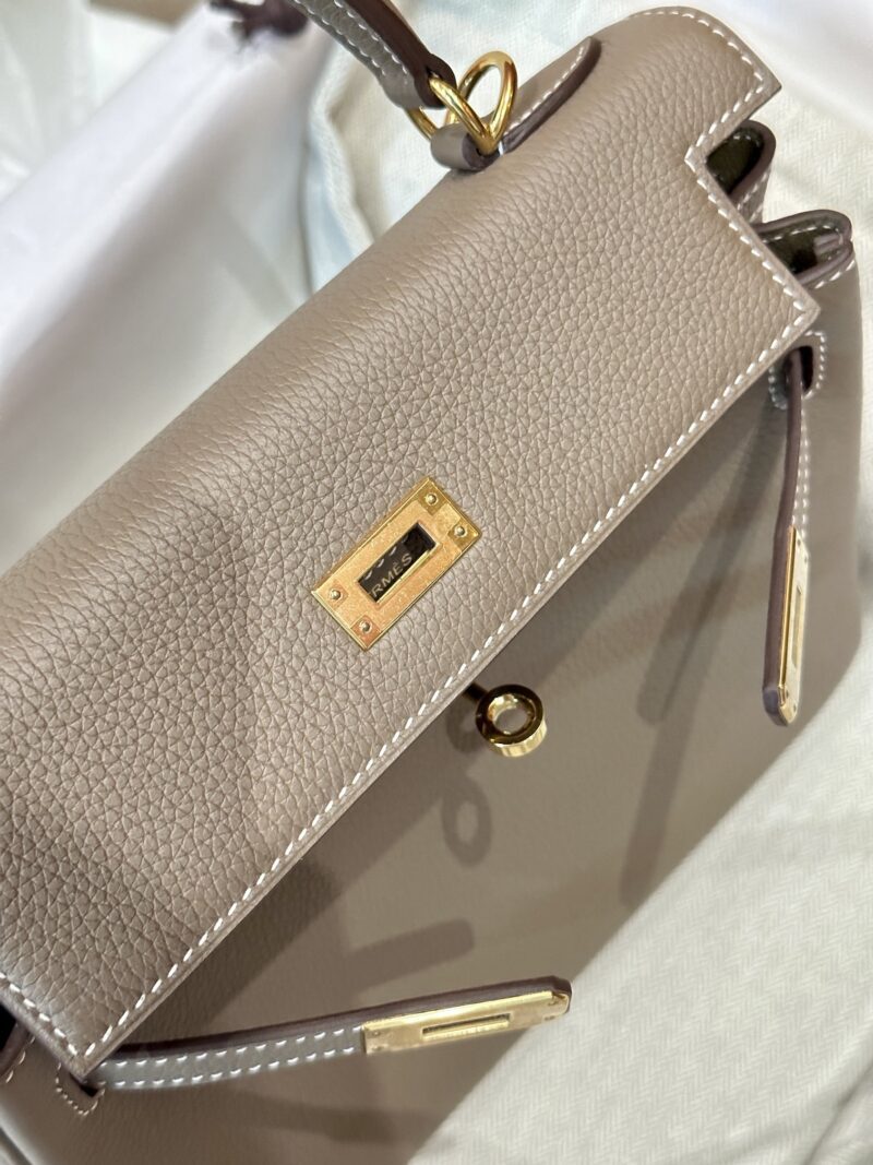 Hermès Kelly 25 Togo Etoupe, Gold Gold Hardware - Image 7