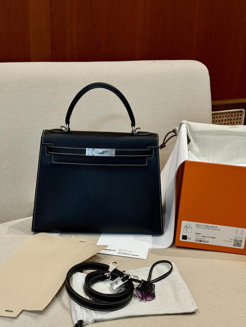 Hermès Kelly 28 Chevre Noir, Mauve Slyvestre Silver Hardware - Image 3