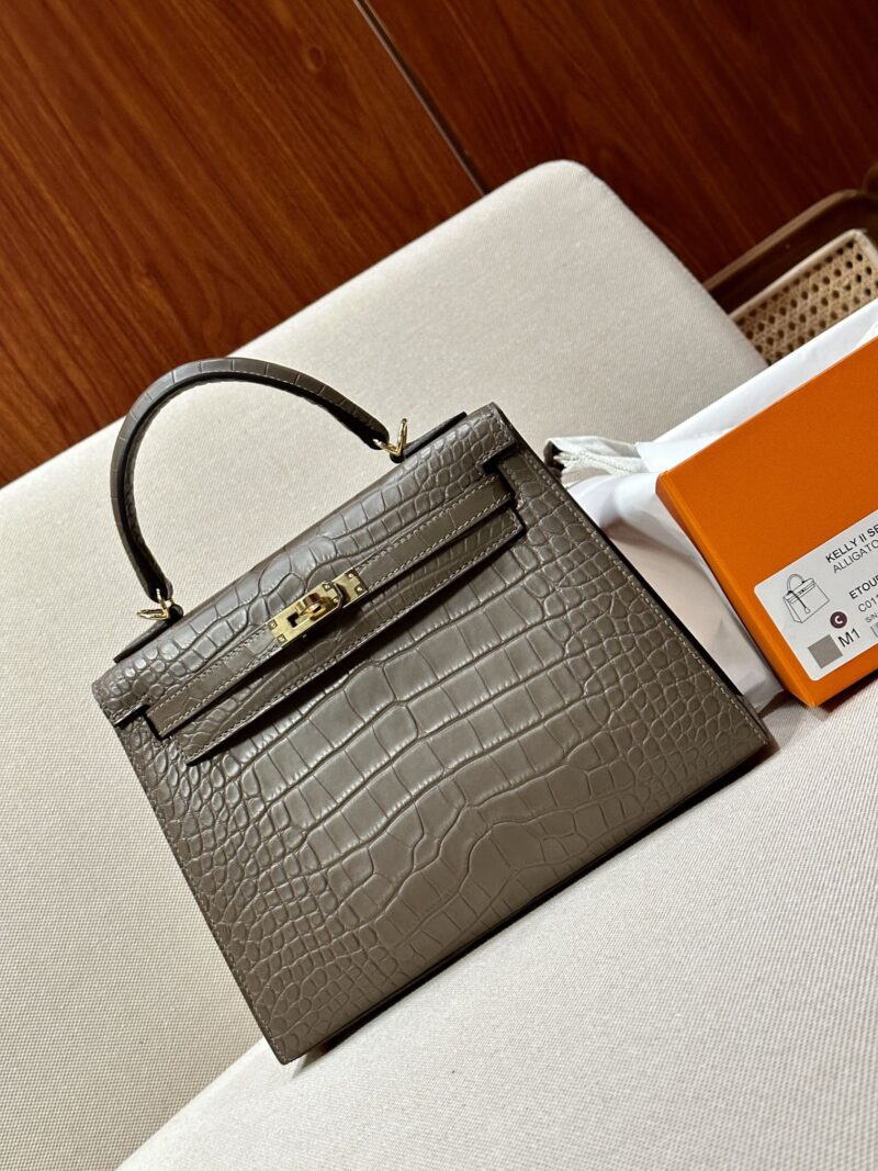 Hermès Kelly 25 Matte Alligator Origan Gold Hardware - Image 3