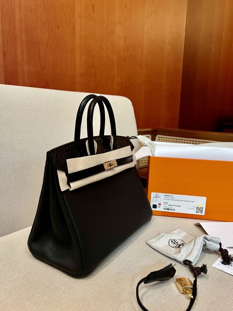 Hermès Birkin 25 Noir Togo, Crocodile Gold Hardware - Image 4