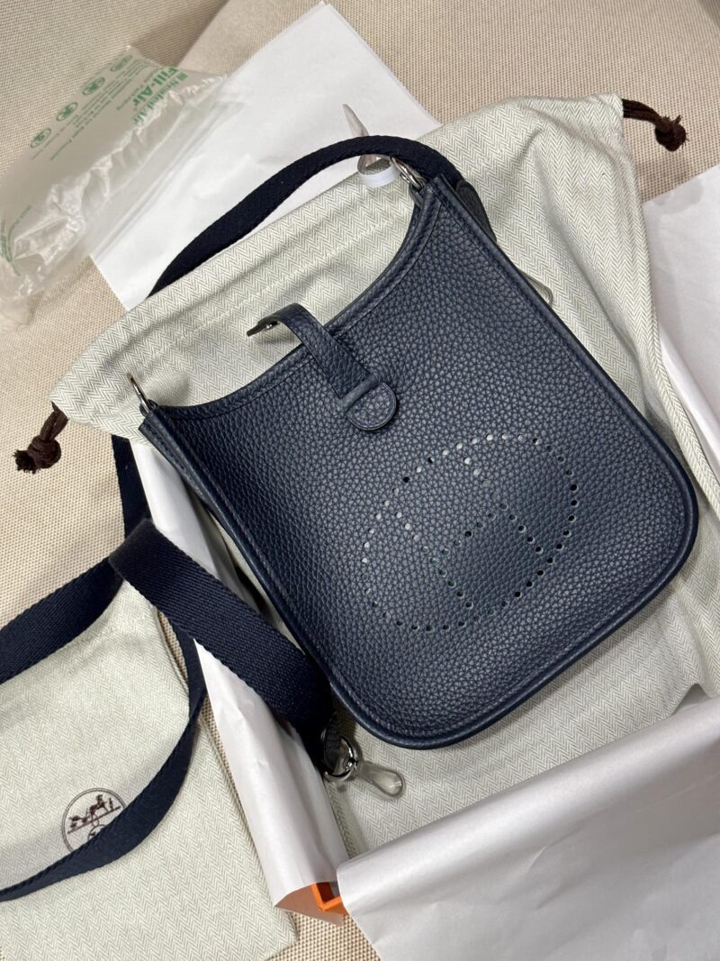 Hermès Mini Evelyne 16 Taurillon Clemence Blue Nuit Silver Hardware - Image 10