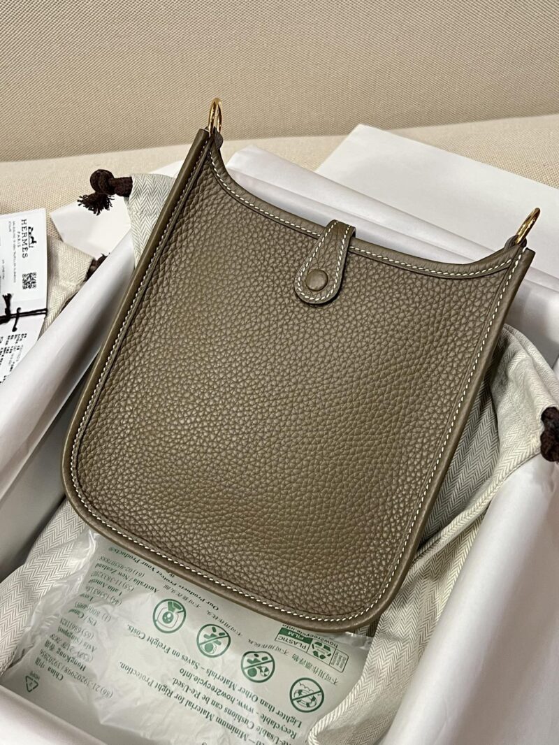 Hermès Mini Evelyne 16 Taurillon Clemence Etoupe Gold Hardware - Image 6