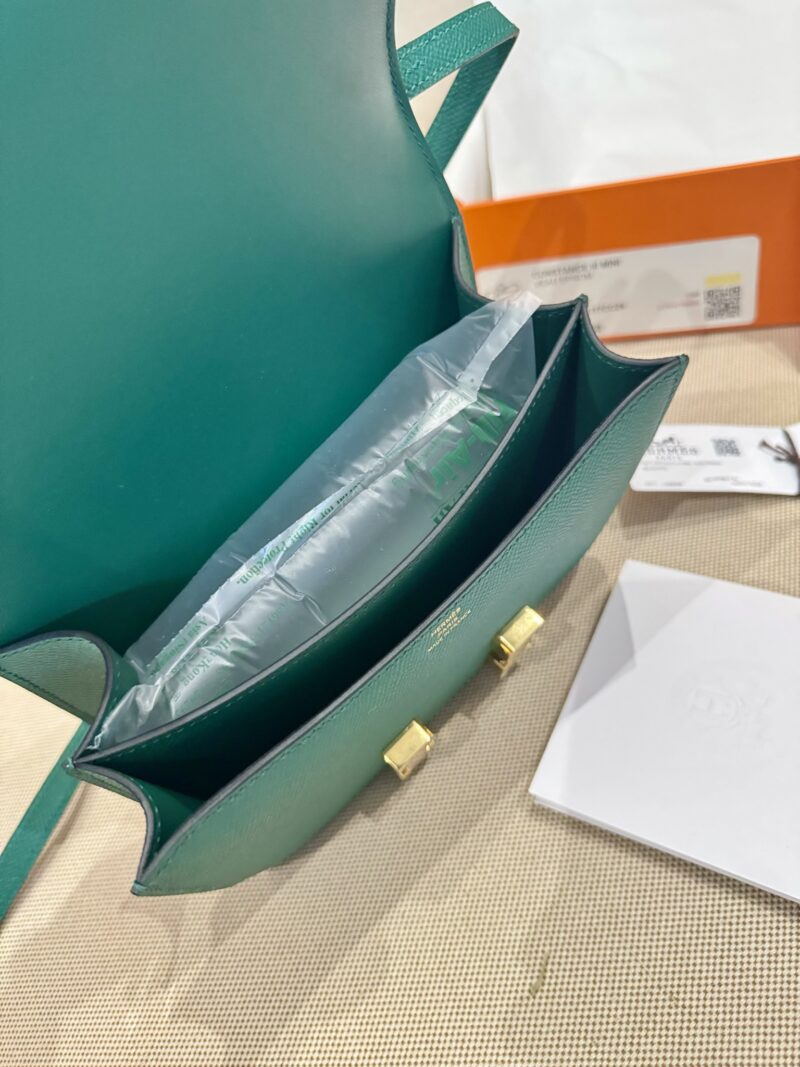 Hermès Constance 19 Malachite Epsom Gold Hardware - Image 6