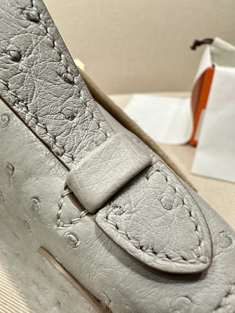 Hermès Kelly Pochette Gris Pearl Ostrich Gold Hardware