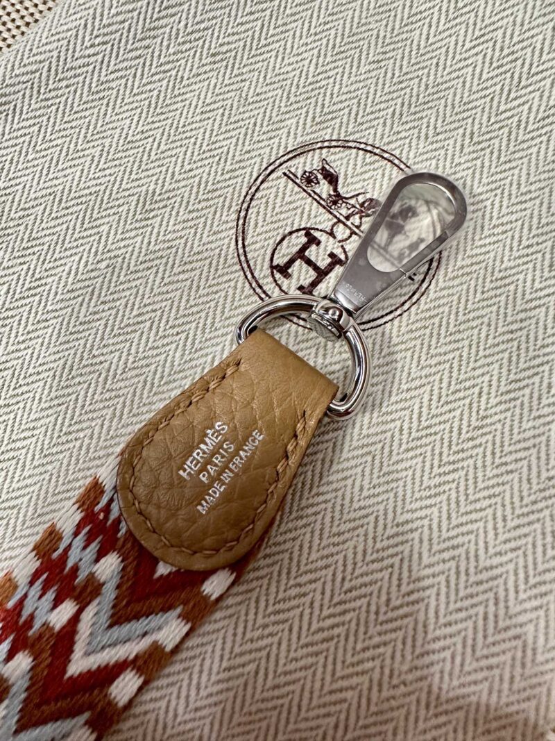 Hermès Mini Evelyne 16 Taurillon Clemence Biscuit Silver Hardware - Image 8