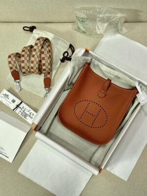 Hermès Mini Evelyne 16 Taurillon Clemence Cuivre Gold Hardware