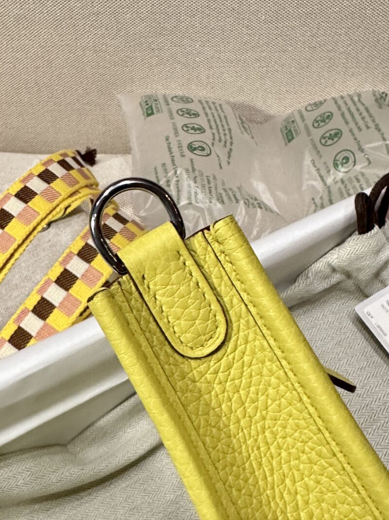 Hermès Mini Evelyne 16 Taurillon Clemence Lime Silver Hardware - Image 8
