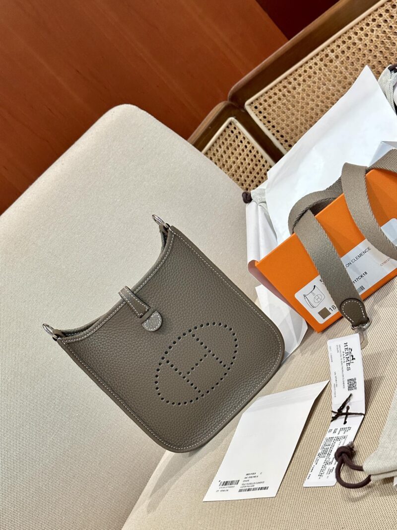 Hermès Mini Evelyne 18 Taurillon Clemence Etoupe Silver Hardware - Image 3